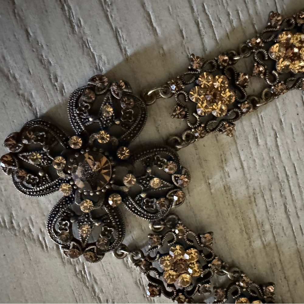 Vintage Style Floral Crystal Bracelet